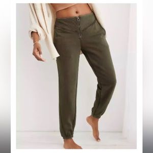 Aerie Zipper Jogger Army Green NWT